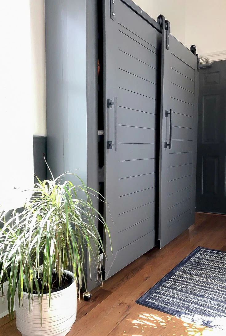 جاکفشی با درب ریلی